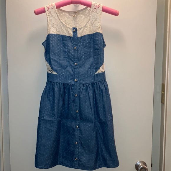 Monteau chambray dress with lace back - Picture 1 of 8